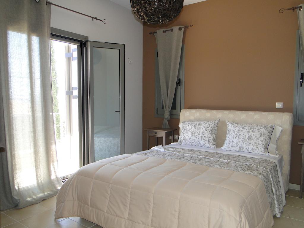 Porto Heli Villas & Studios エクステリア 写真