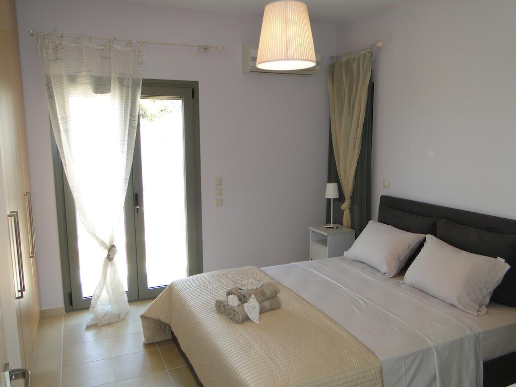 Porto Heli Villas & Studios エクステリア 写真